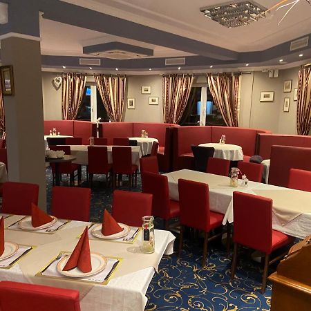Hotel Restaurant Hesch Gabersdorf Exteriör bild