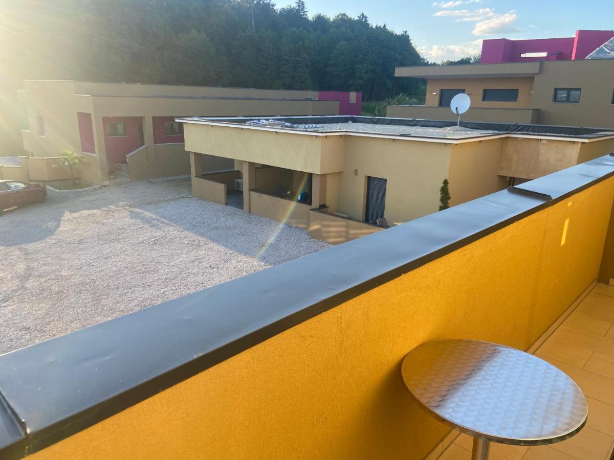 Hotel Restaurant Hesch Gabersdorf Exteriör bild