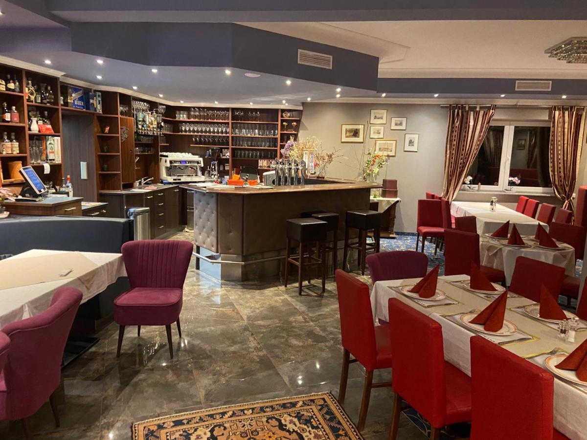 Hotel Restaurant Hesch Gabersdorf Exteriör bild